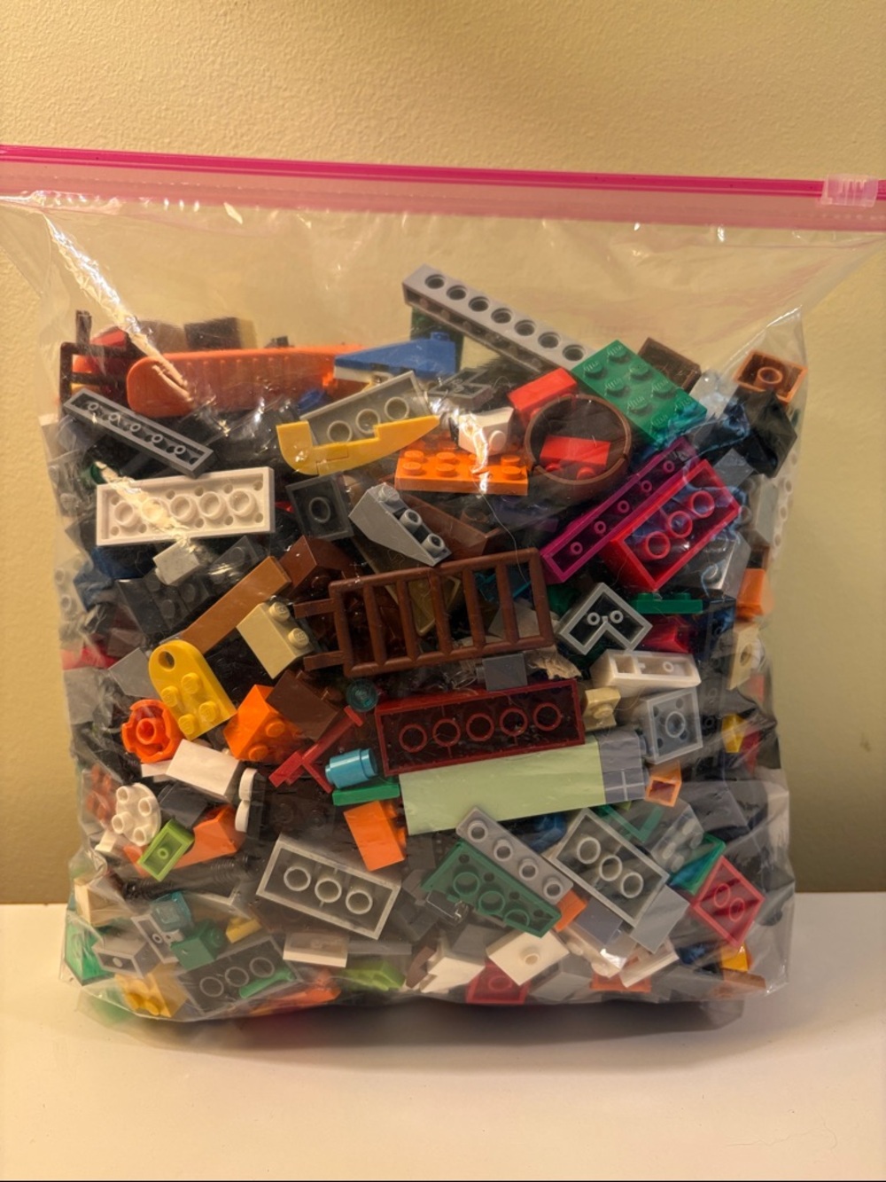 2.5 lb + Bulk Assorted Lego Pieces